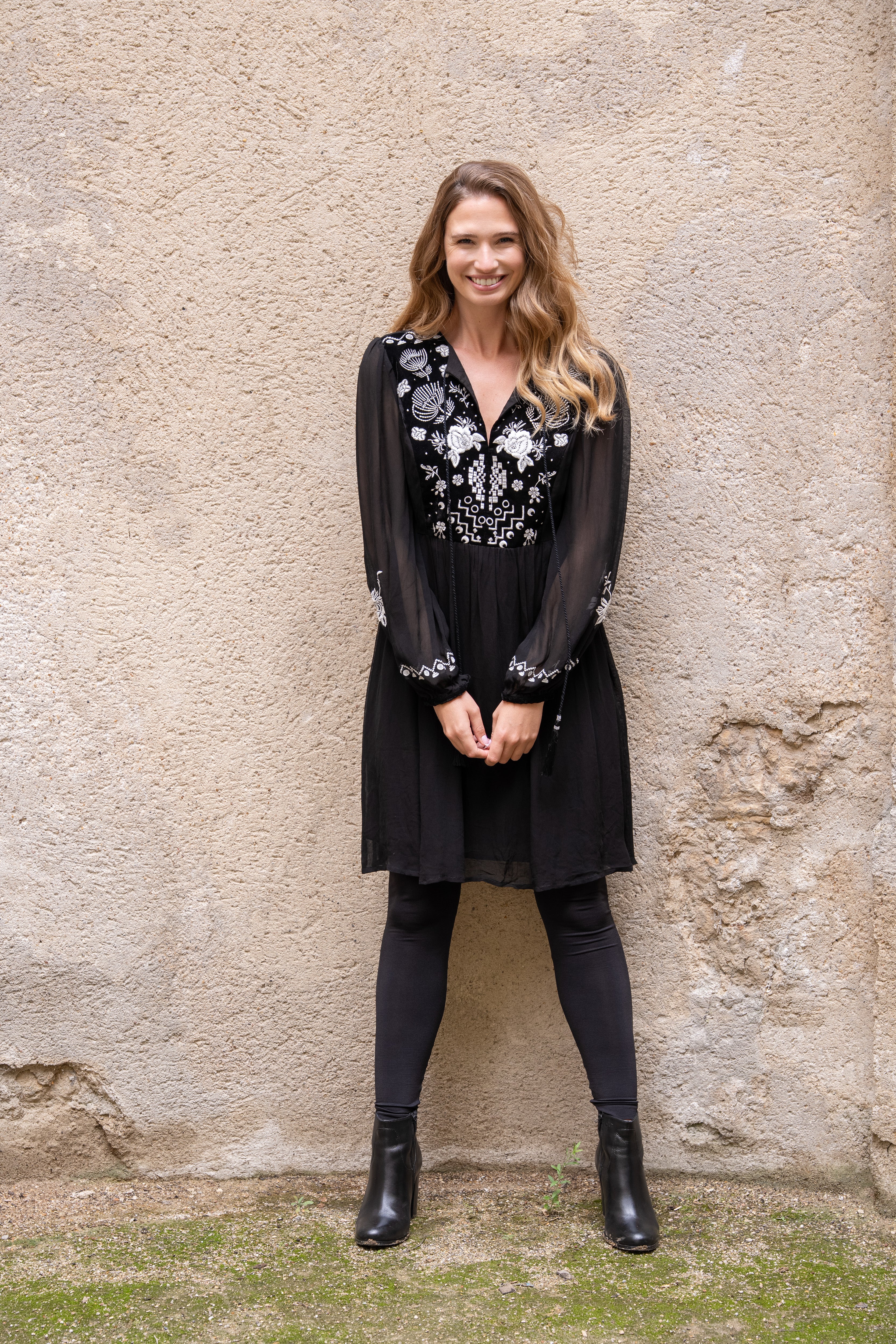 Robe courte brodée ELISABETH