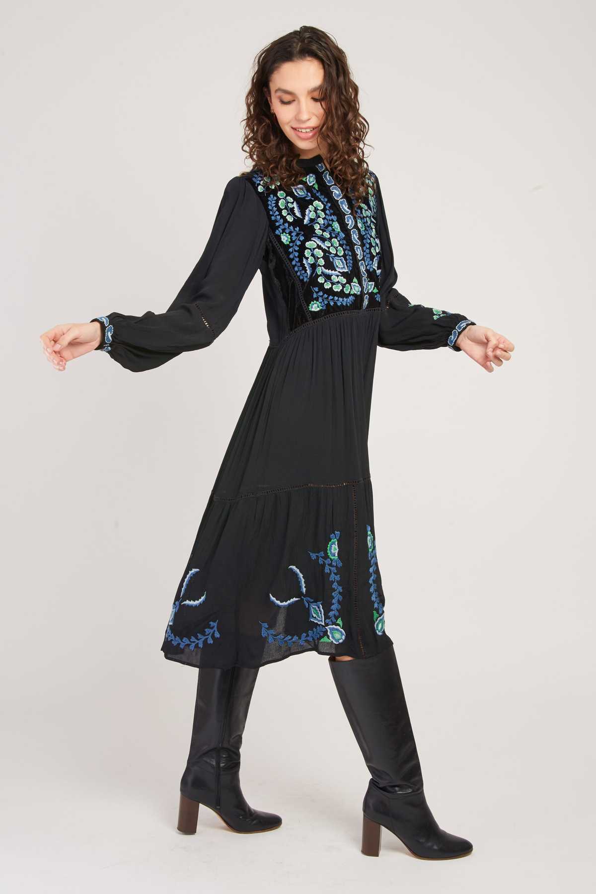 ROBE VALLY - René Derhy ref:A415012