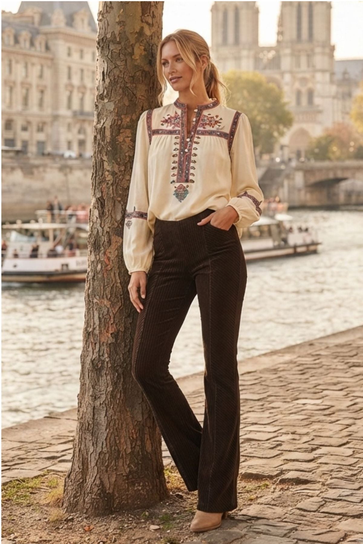 Blouse brodée manches longues MAGUY