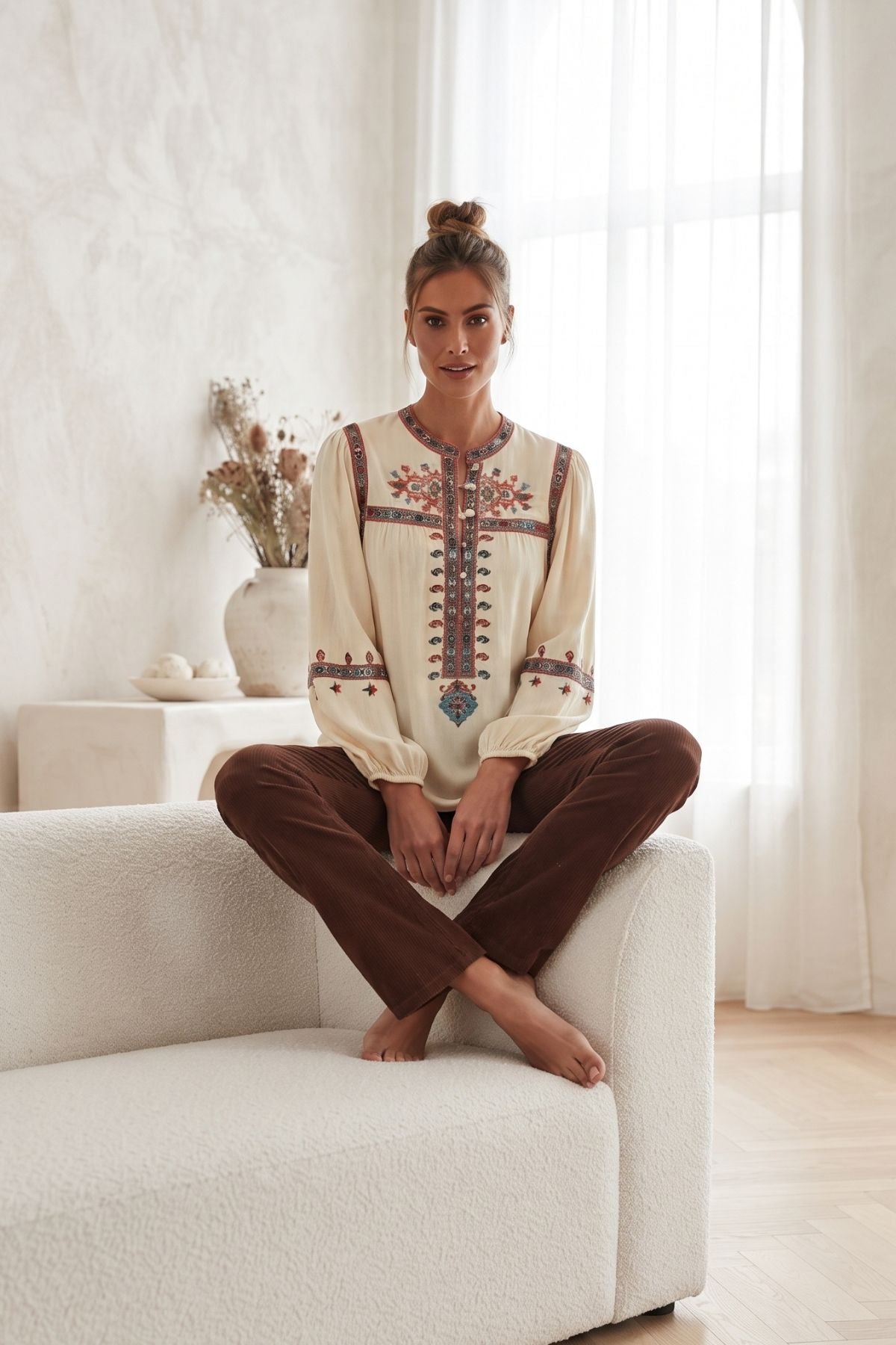 Blouse brodée manches longues MAGUY