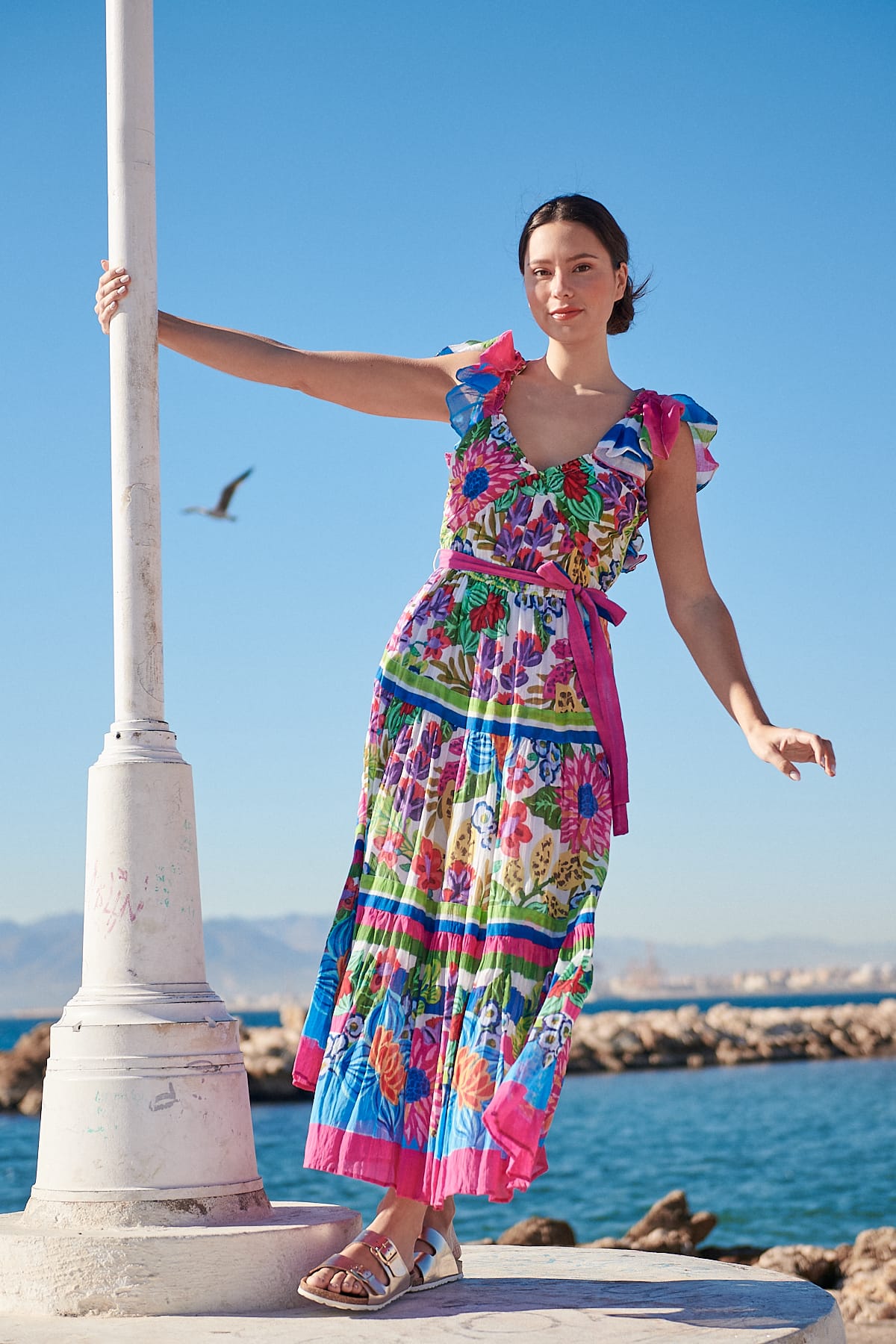 Vestido largo estampado de tirantes y volantes TASSIN