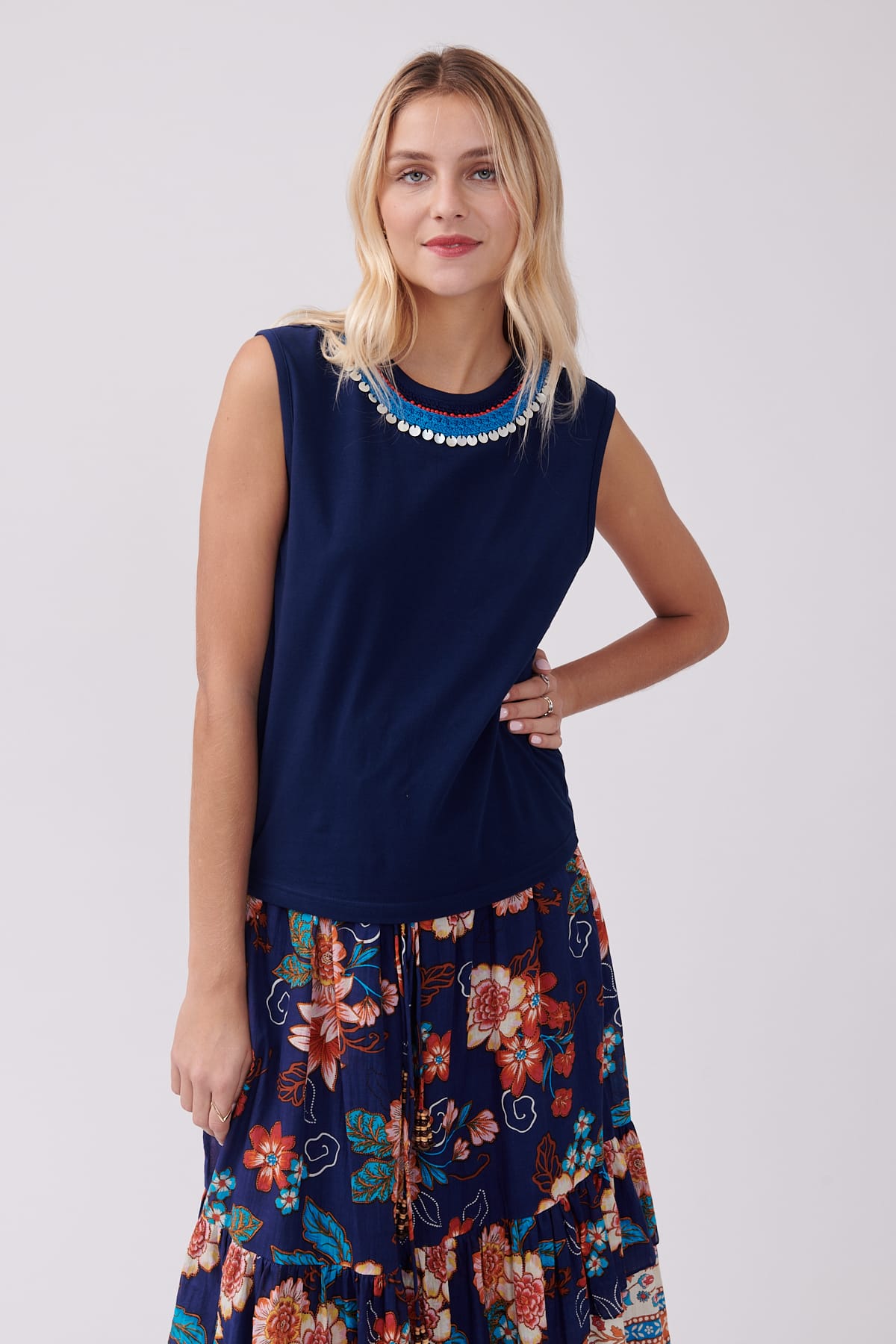 T-shirt col v à motif zozo Derhy imprimé multicolore | La Redoute