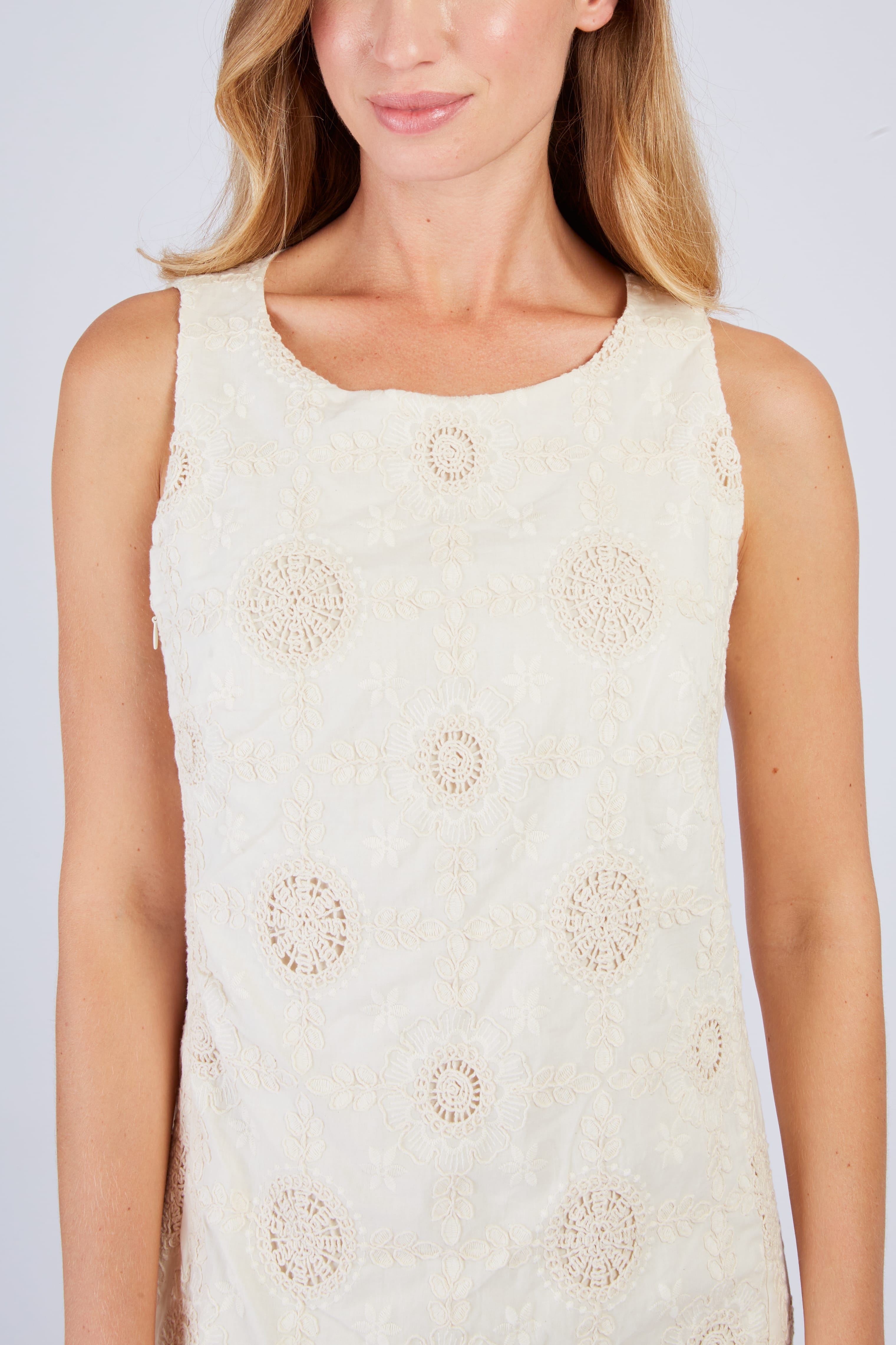 Robe courte en dentelle CARMEN