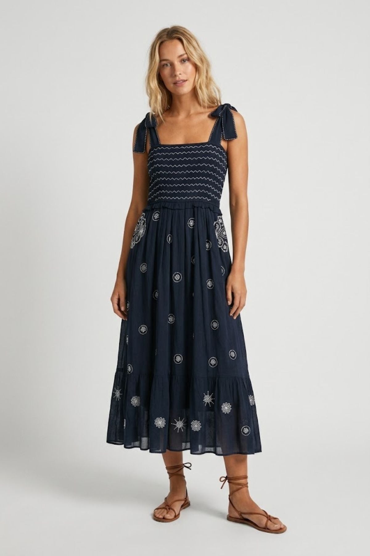 Robe longue brodée GOURMANDE