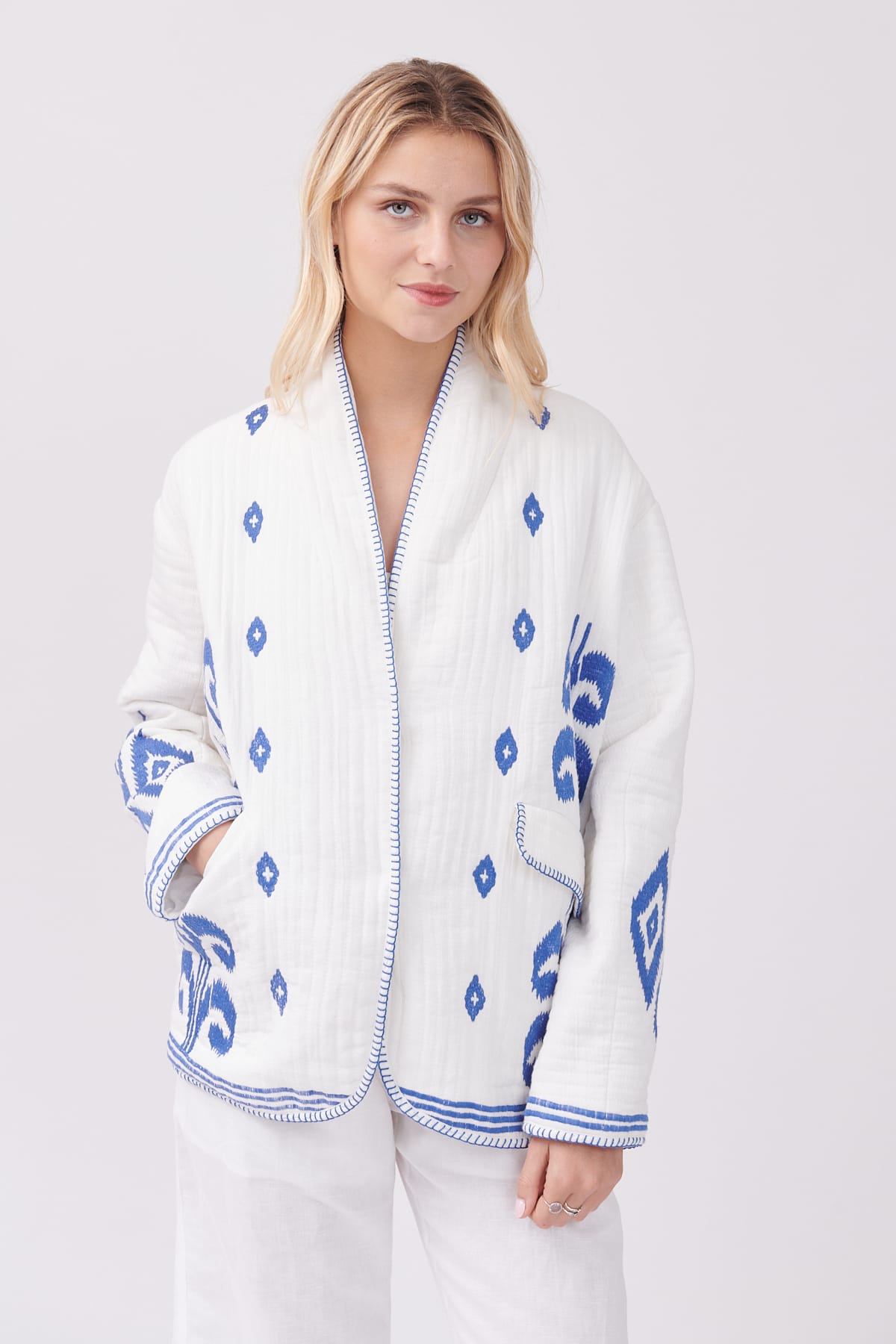 derhy Veste matelassée et brodée bicolore col kimono YUCATAN